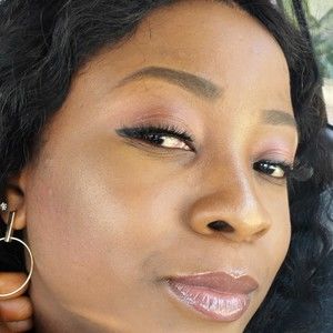 Meet your Posher, Posh